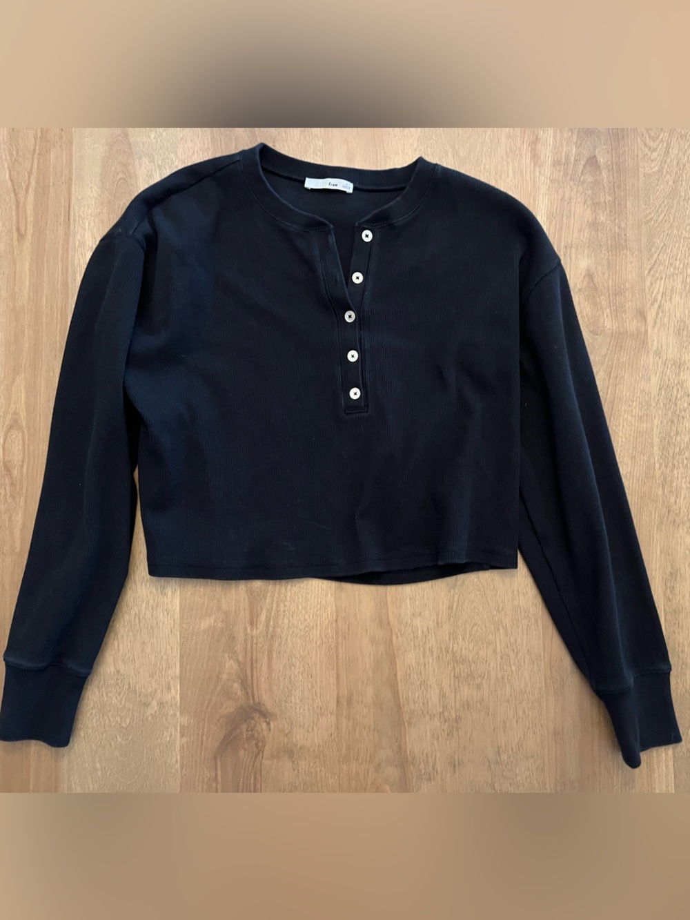 Wilfred Black Long-Sleeve Henley Crop Top